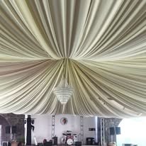 Techo con drapeado para evento